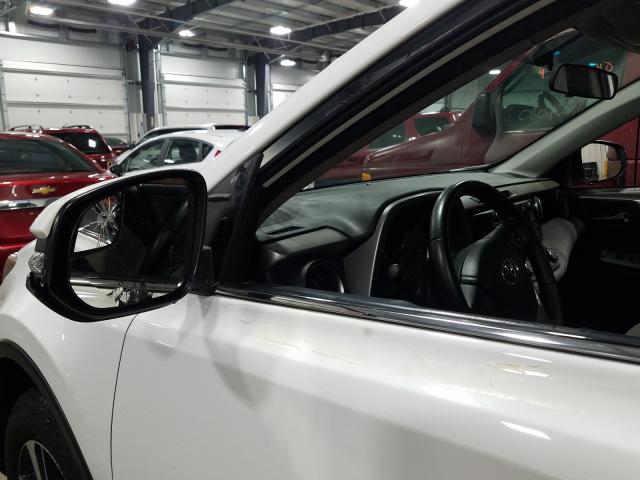 Photo 8 VIN: JTMRFREV8GJ100320 - TOYOTA RAV4 XLE 