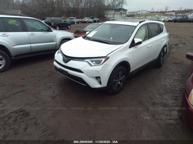 Photo 1 VIN: JTMRFREV8HD198748 - TOYOTA RAV4 