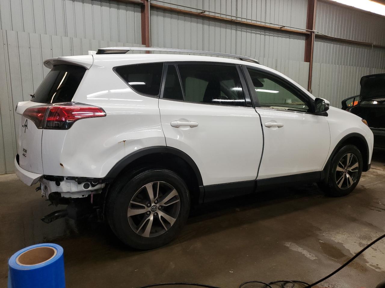 Photo 2 VIN: JTMRFREV8HD204774 - TOYOTA RAV 4 