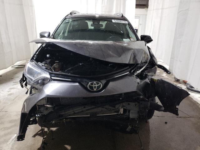 Photo 4 VIN: JTMRFREV8HJ104918 - TOYOTA RAV4 XLE 