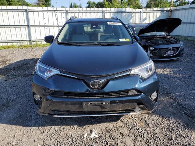 Photo 4 VIN: JTMRFREV8HJ113988 - TOYOTA RAV4 XLE 