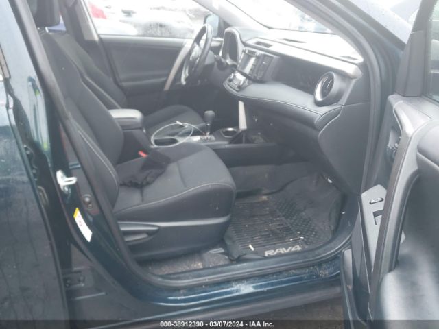 Photo 4 VIN: JTMRFREV8JJ246854 - TOYOTA RAV4 