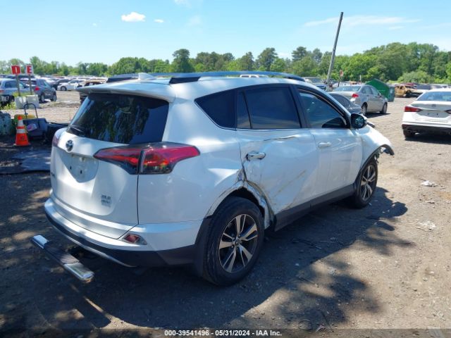 Photo 3 VIN: JTMRFREV8JJ723878 - TOYOTA RAV4 