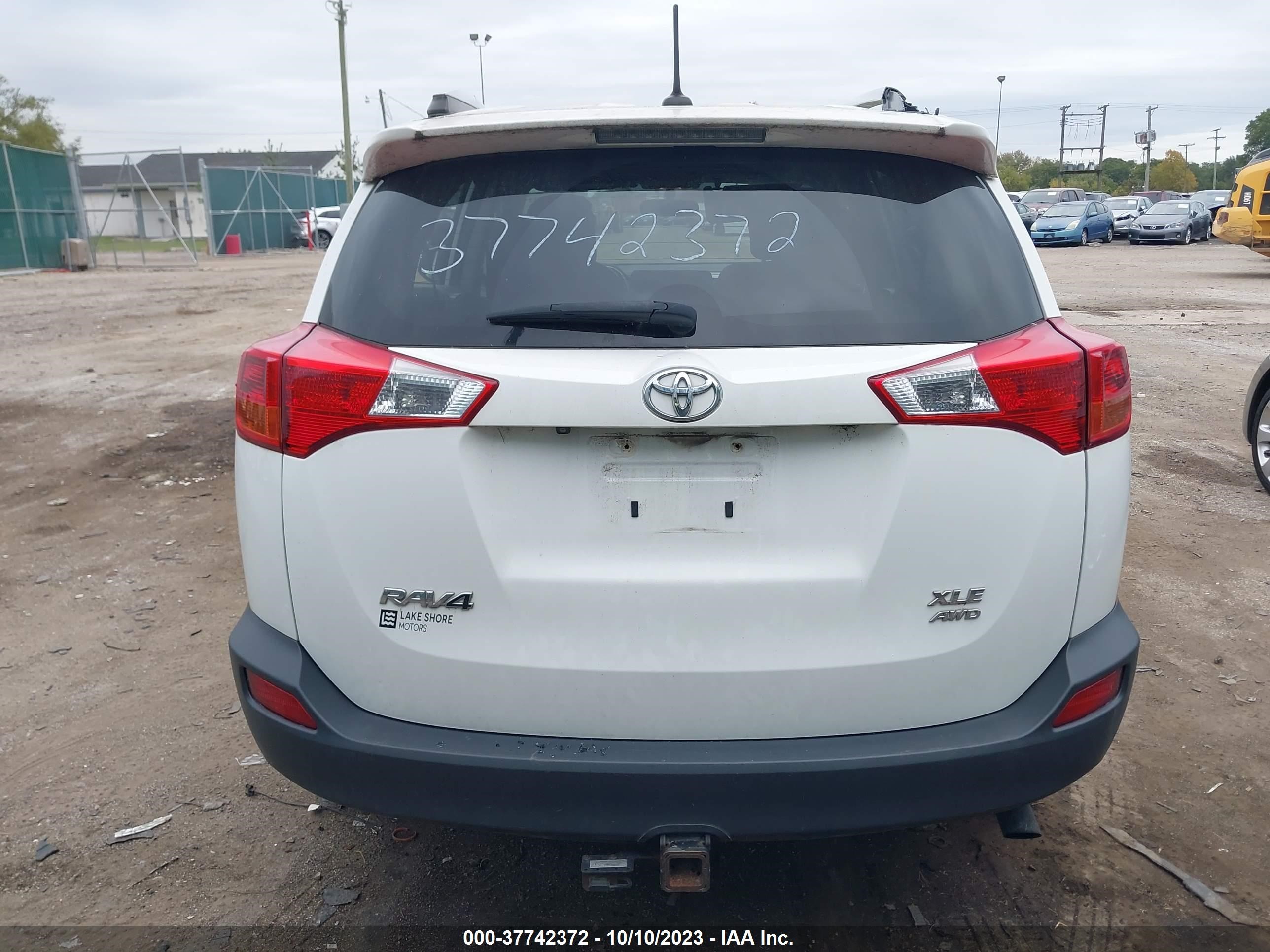 Photo 15 VIN: JTMRFREV9FD156117 - TOYOTA RAV 4 