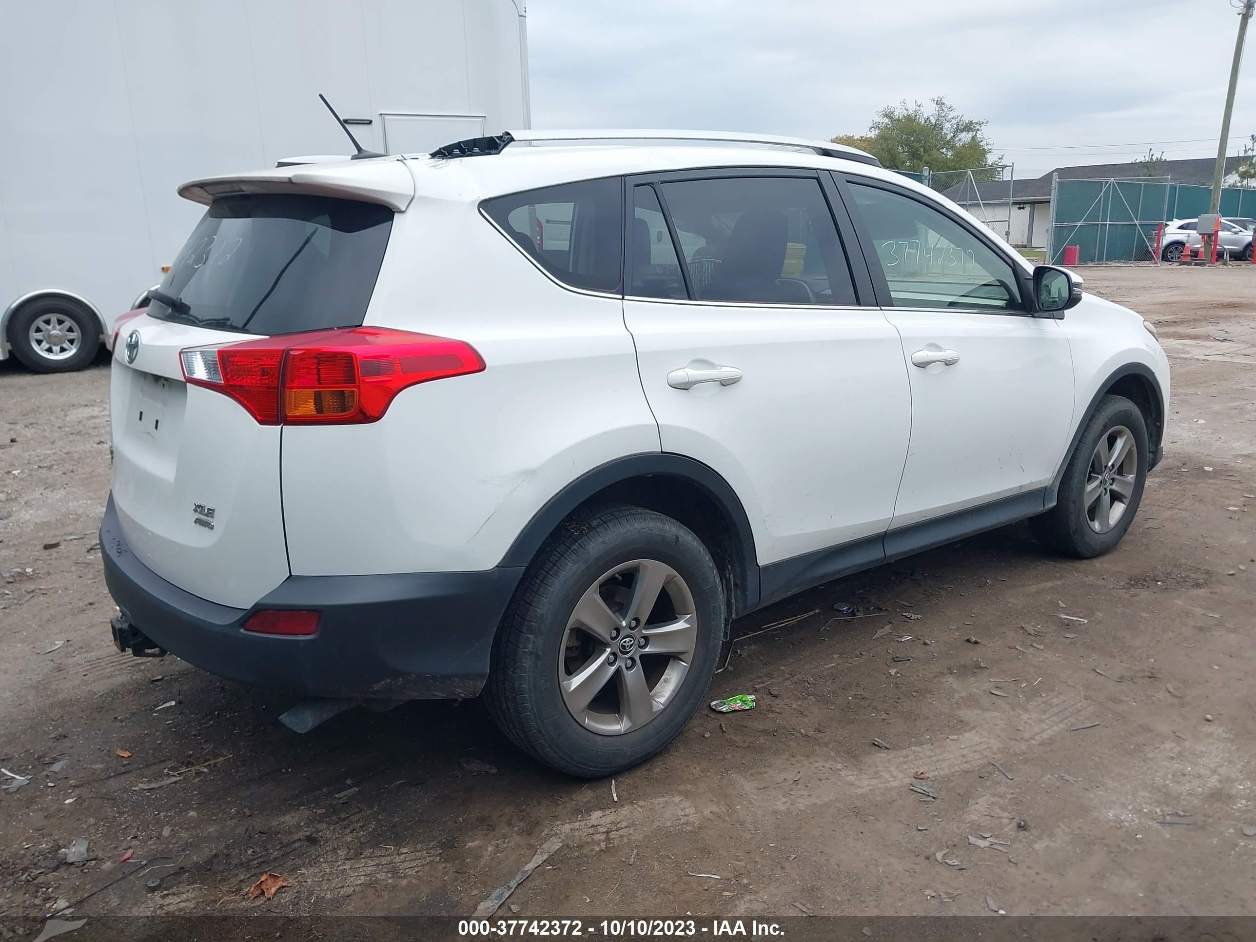 Photo 3 VIN: JTMRFREV9FD156117 - TOYOTA RAV 4 