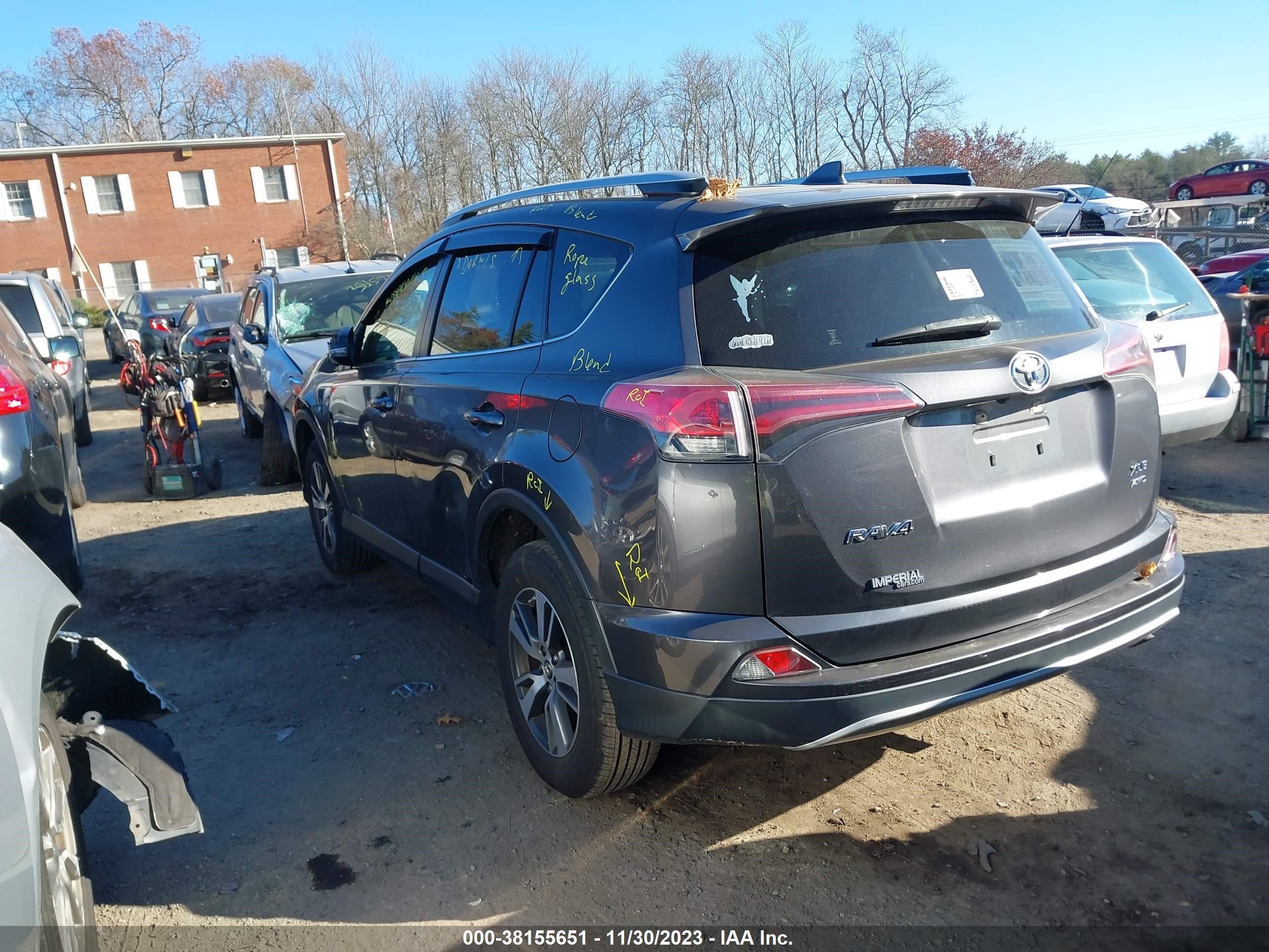 Photo 2 VIN: JTMRFREV9GJ071488 - TOYOTA RAV 4 