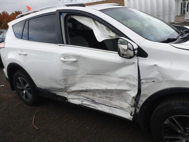 Photo 8 VIN: JTMRFREV9GJ098271 - TOYOTA RAV4 XLE 