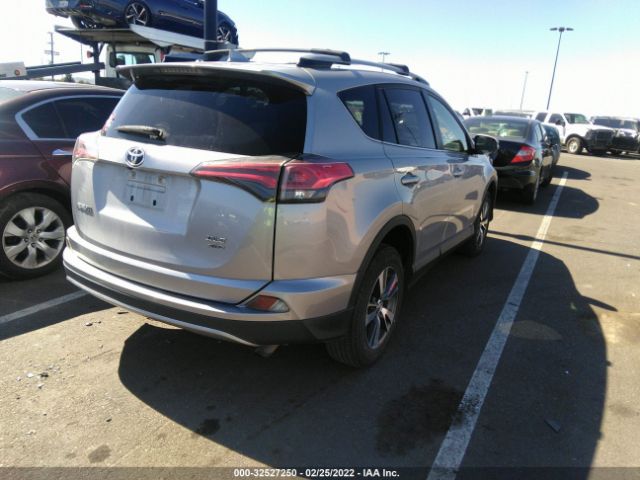 Photo 3 VIN: JTMRFREV9JD241709 - TOYOTA RAV4 