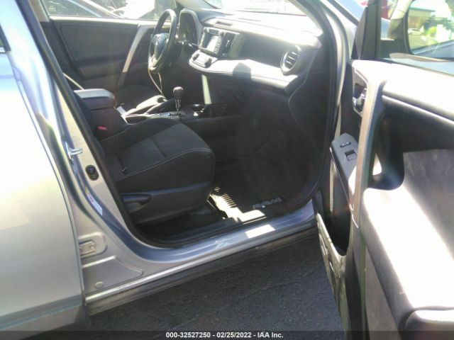 Photo 4 VIN: JTMRFREV9JD241709 - TOYOTA RAV4 