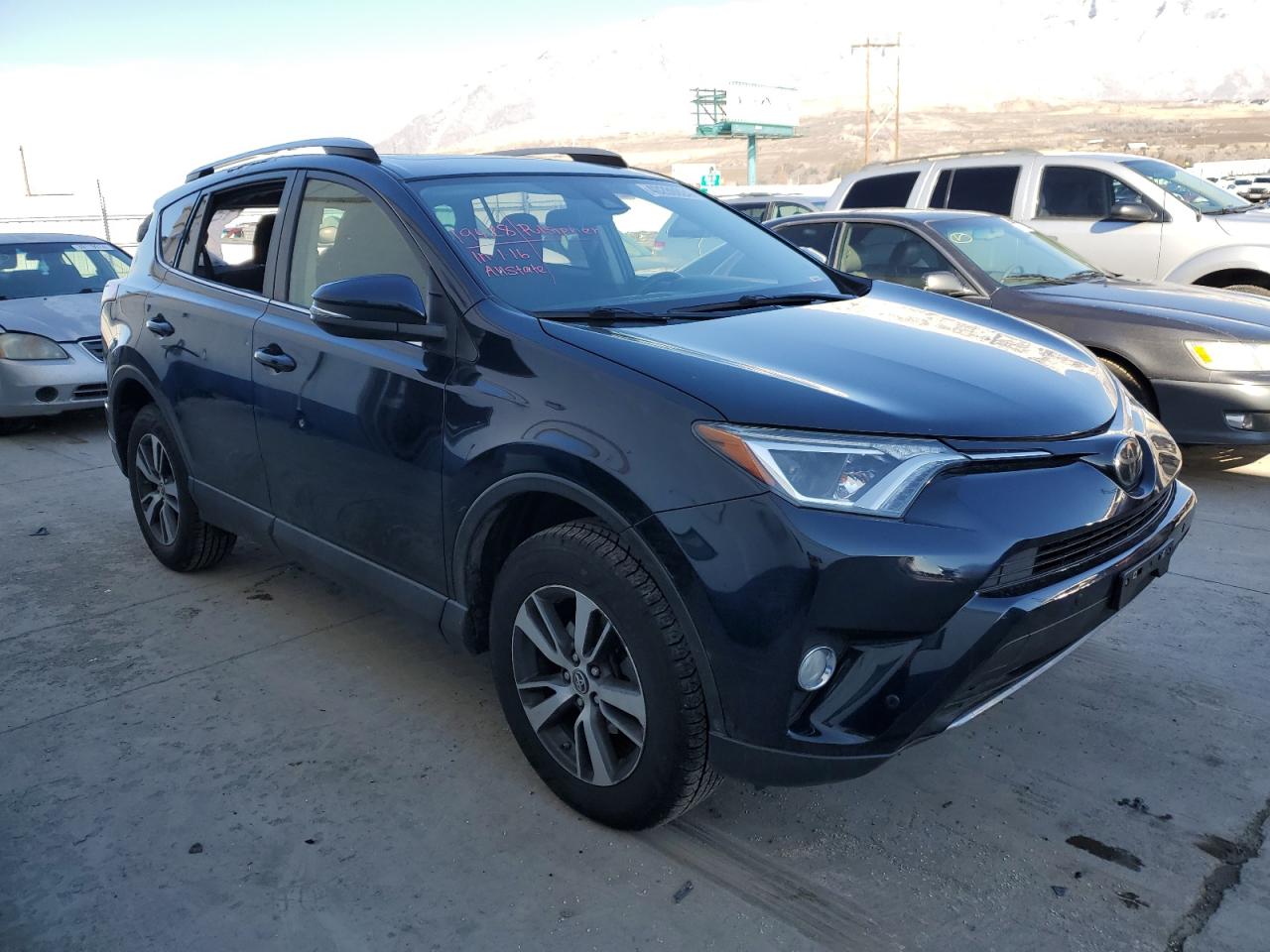 Photo 3 VIN: JTMRFREV9JJ181349 - TOYOTA RAV 4 