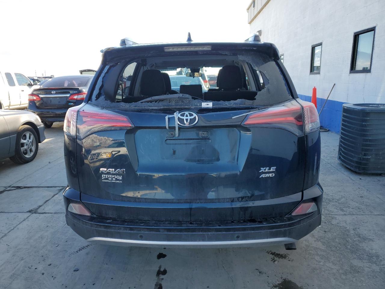 Photo 5 VIN: JTMRFREV9JJ181349 - TOYOTA RAV 4 