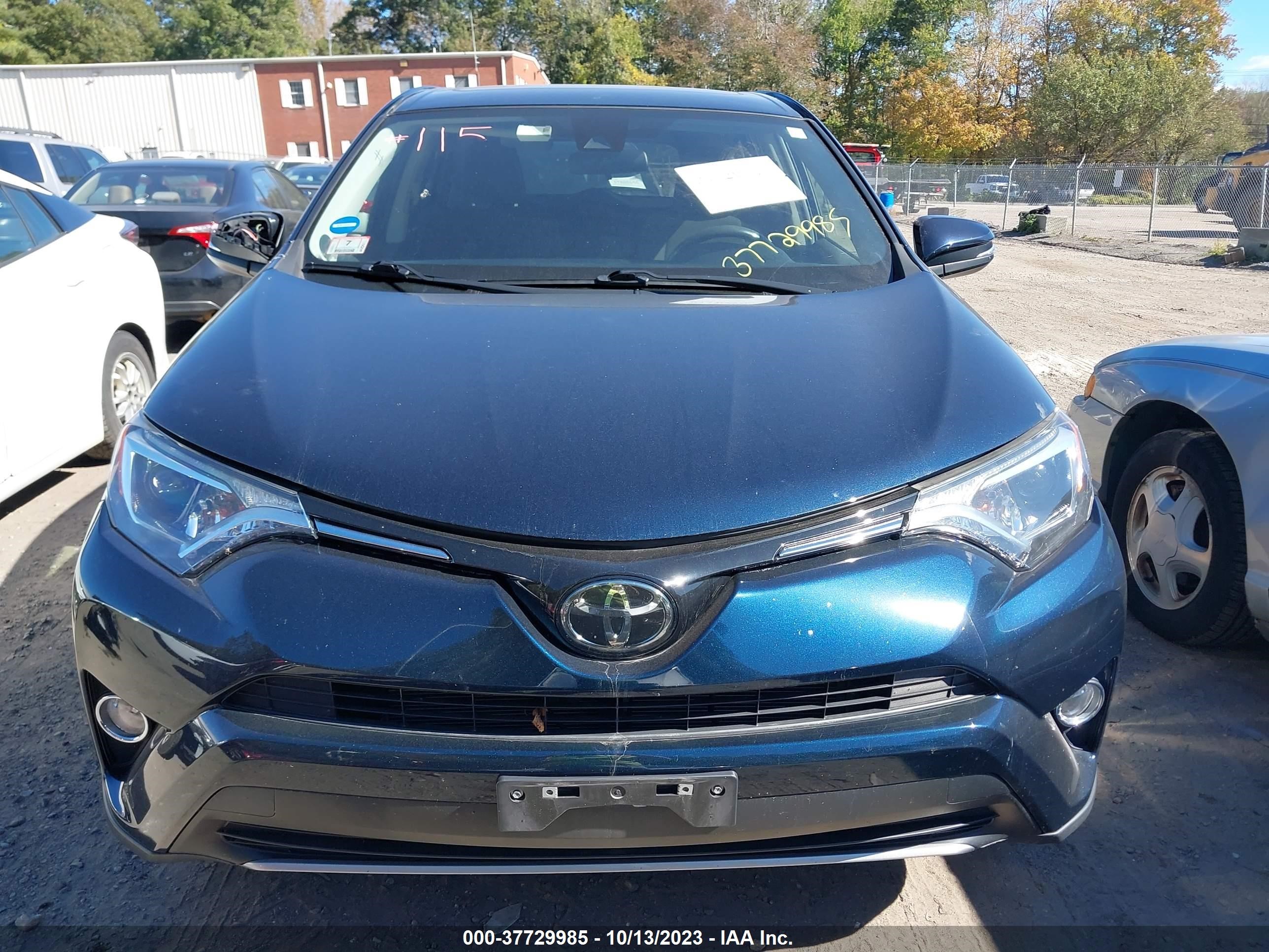 Photo 11 VIN: JTMRFREV9JJ220893 - TOYOTA RAV 4 