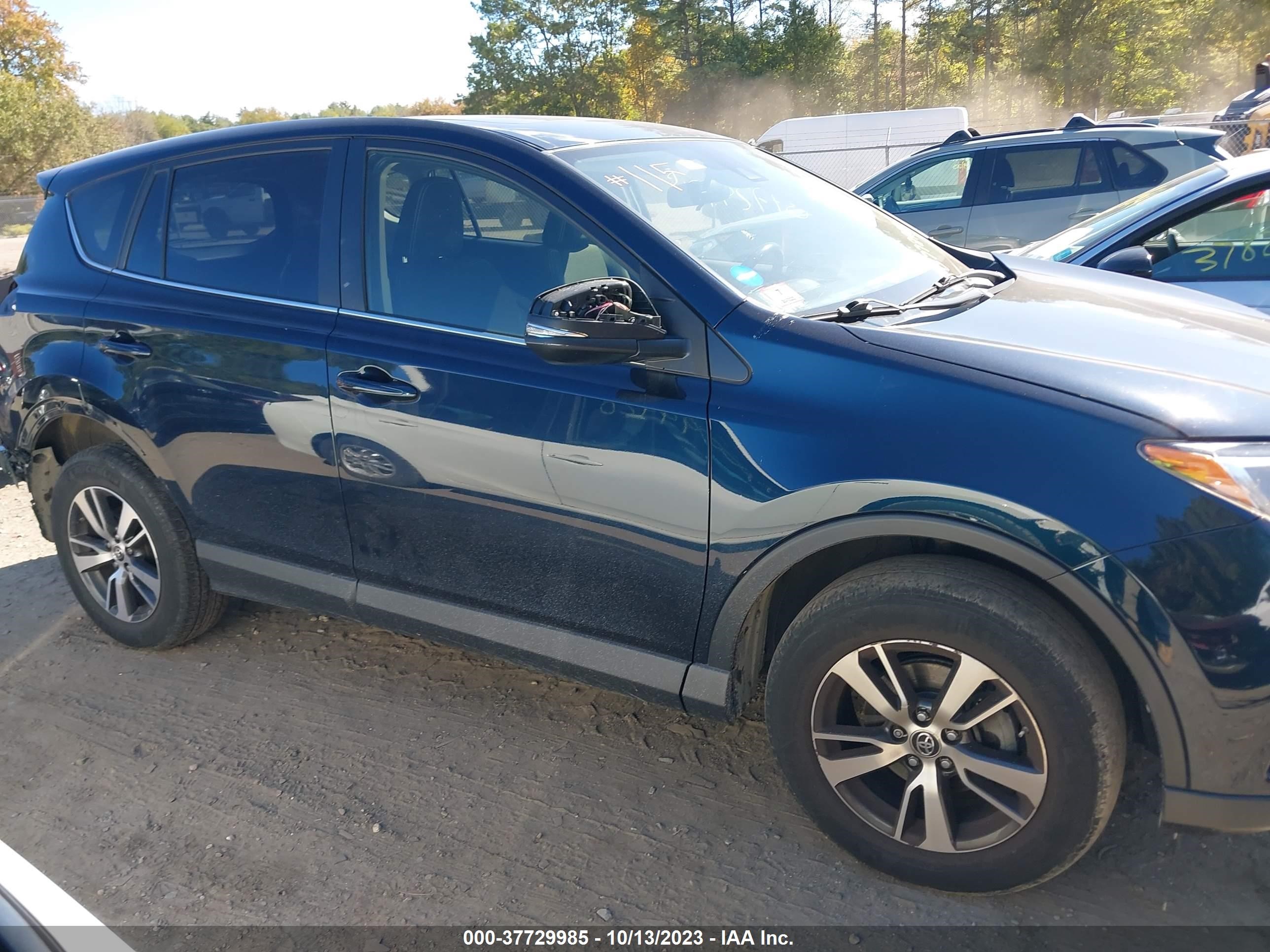 Photo 12 VIN: JTMRFREV9JJ220893 - TOYOTA RAV 4 