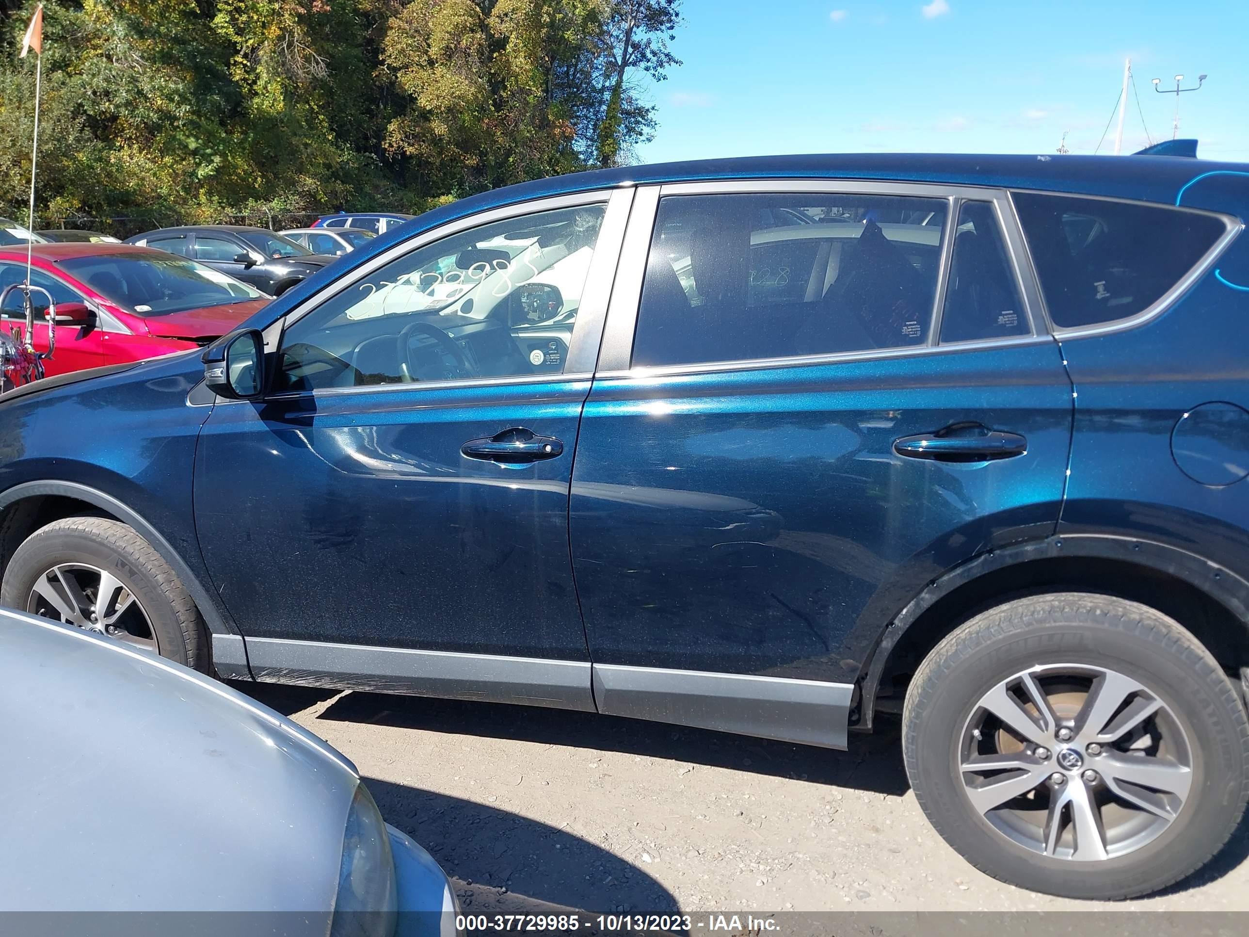 Photo 13 VIN: JTMRFREV9JJ220893 - TOYOTA RAV 4 