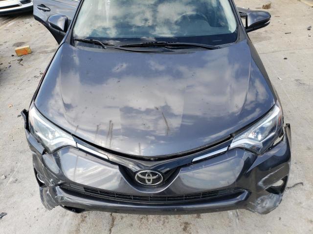 Photo 11 VIN: JTMRFREV9JJ258267 - TOYOTA RAV4 