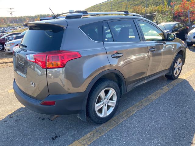 Photo 3 VIN: JTMRFREVXDD021452 - TOYOTA RAV4 XLE 