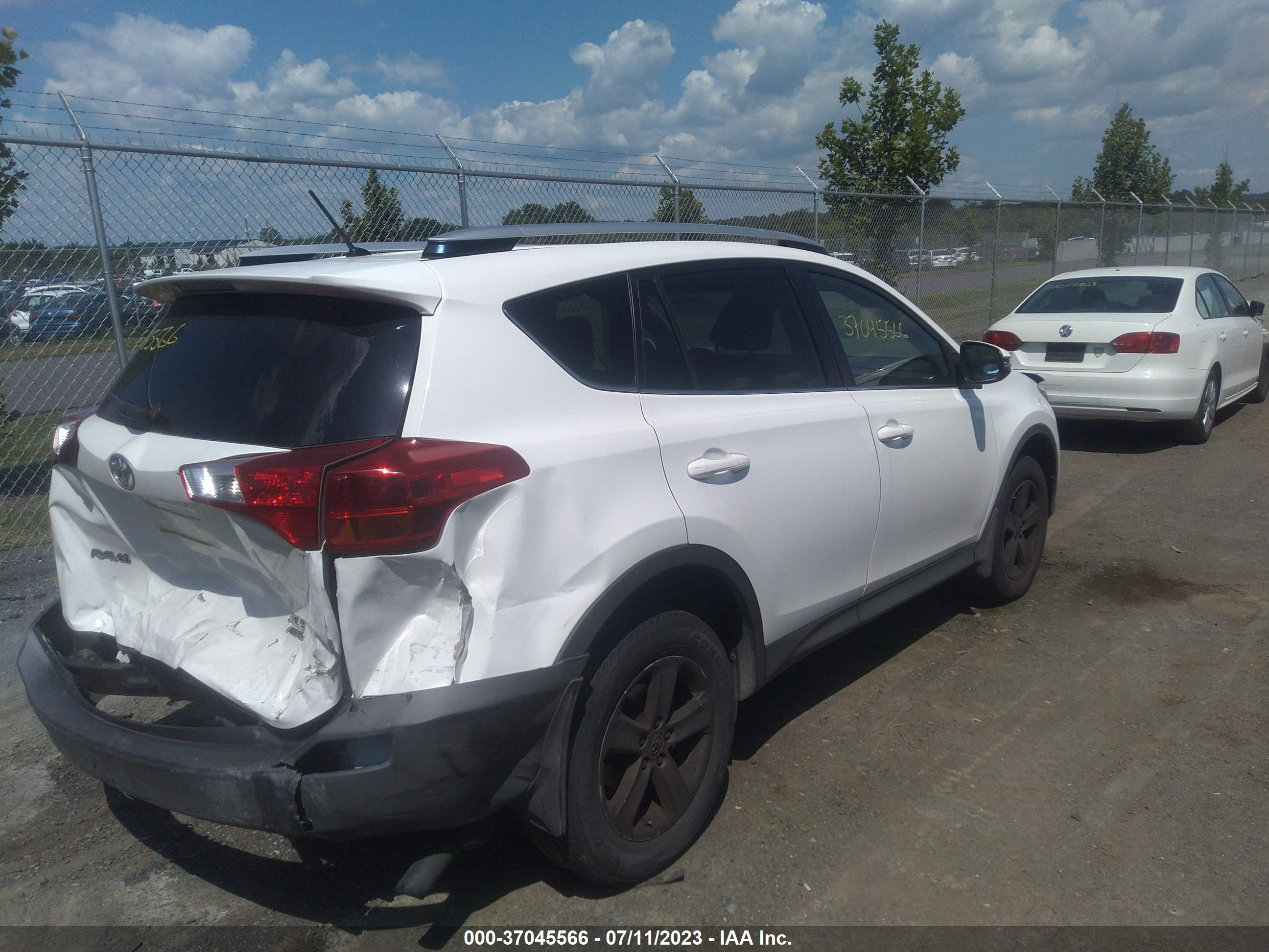 Photo 3 VIN: JTMRFREVXDD025520 - TOYOTA RAV 4 