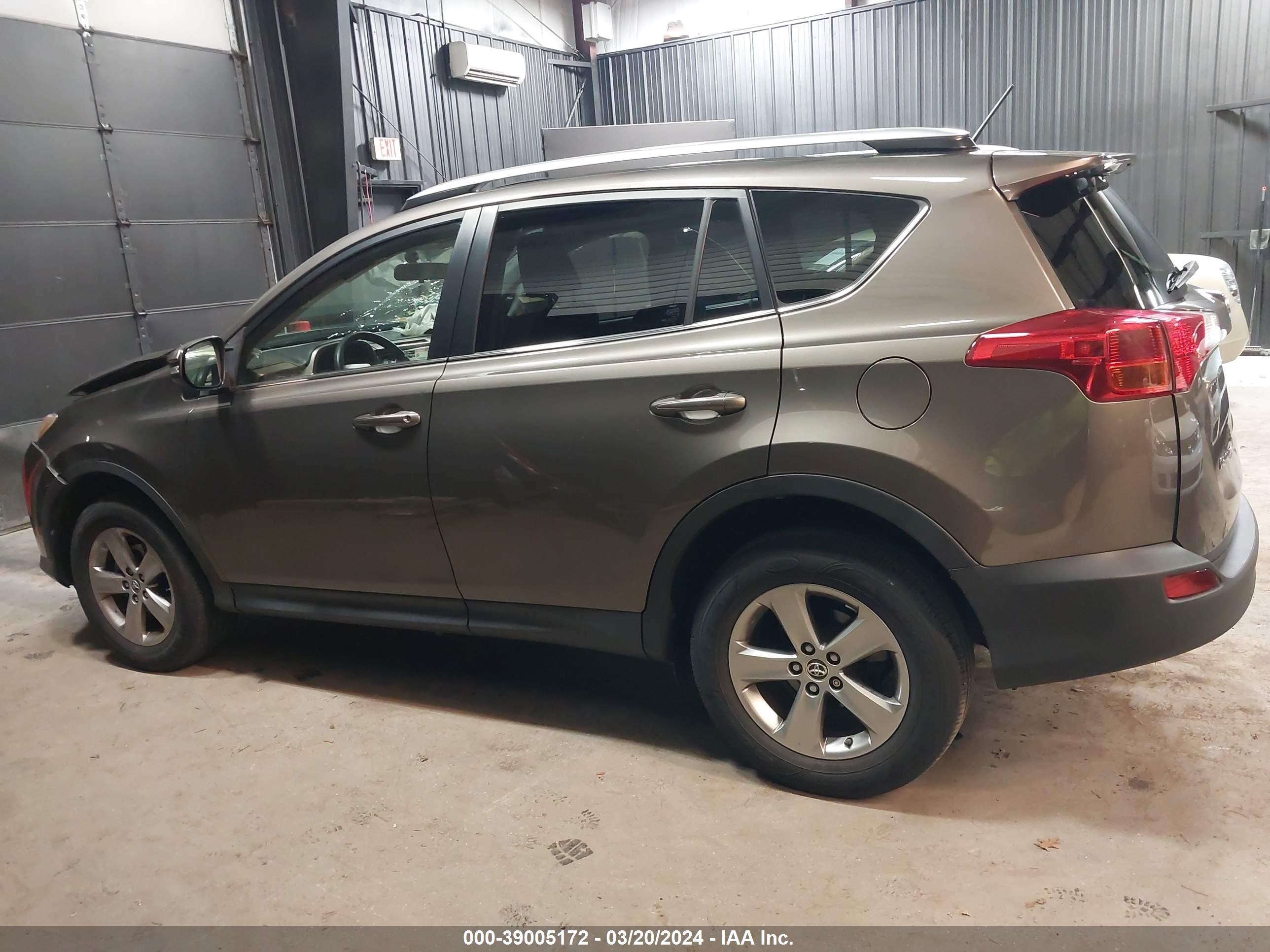 Photo 13 VIN: JTMRFREVXFD160645 - TOYOTA RAV 4 