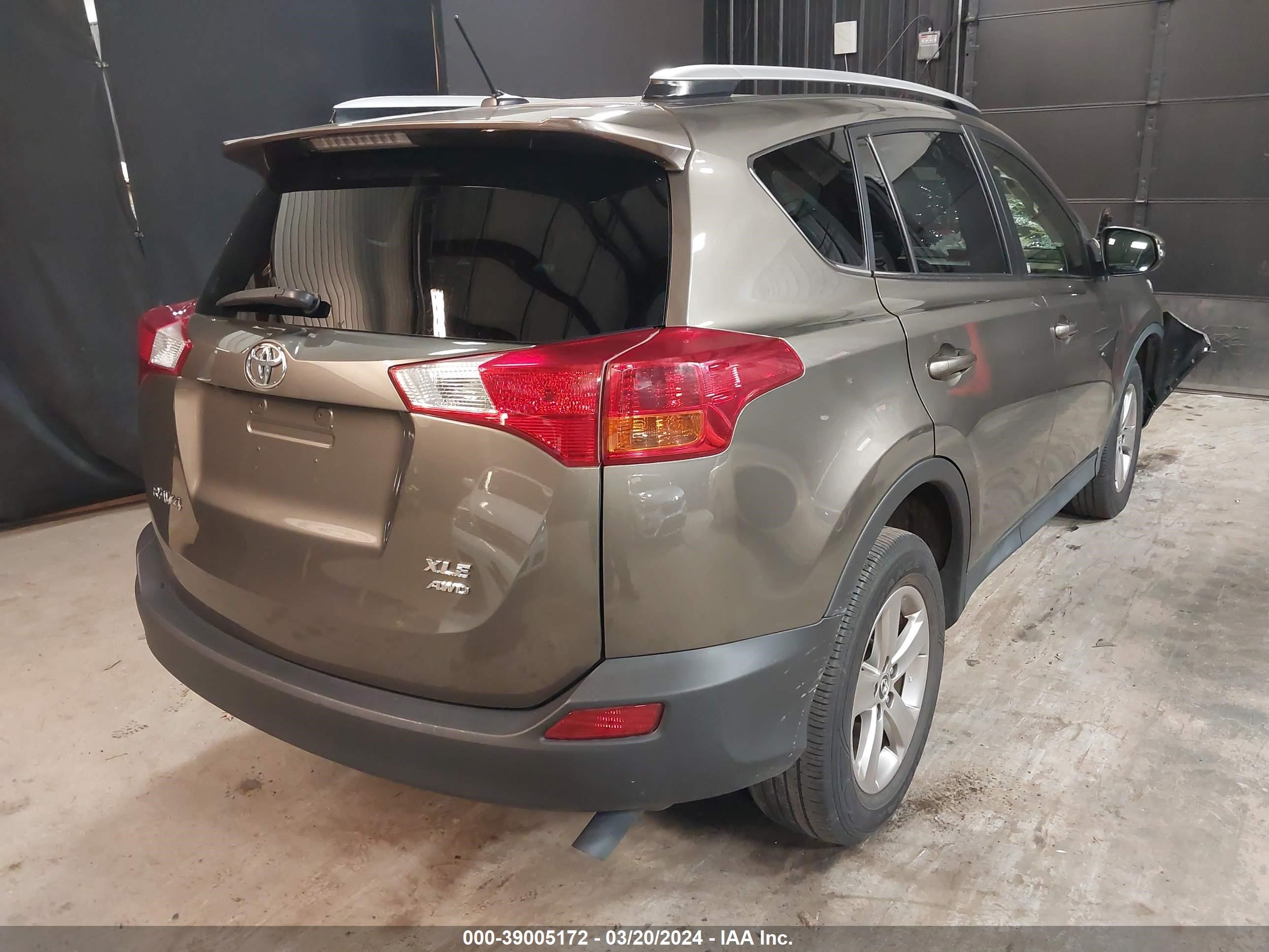 Photo 3 VIN: JTMRFREVXFD160645 - TOYOTA RAV 4 