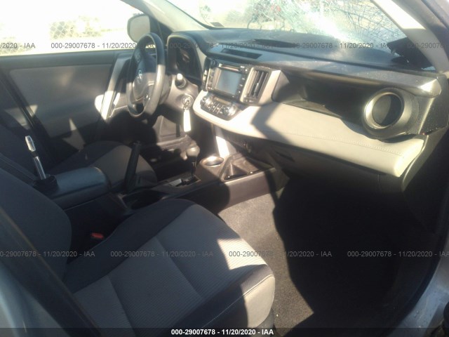 Photo 4 VIN: JTMRFREVXFJ030138 - TOYOTA RAV4 