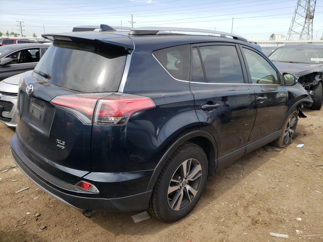 Photo 2 VIN: JTMRFREVXHJ122448 - TOYOTA RAV 4 