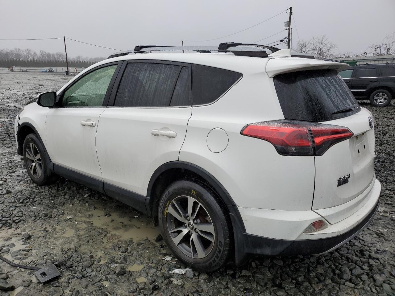 Photo 1 VIN: JTMRFREVXJJ218361 - TOYOTA RAV 4 