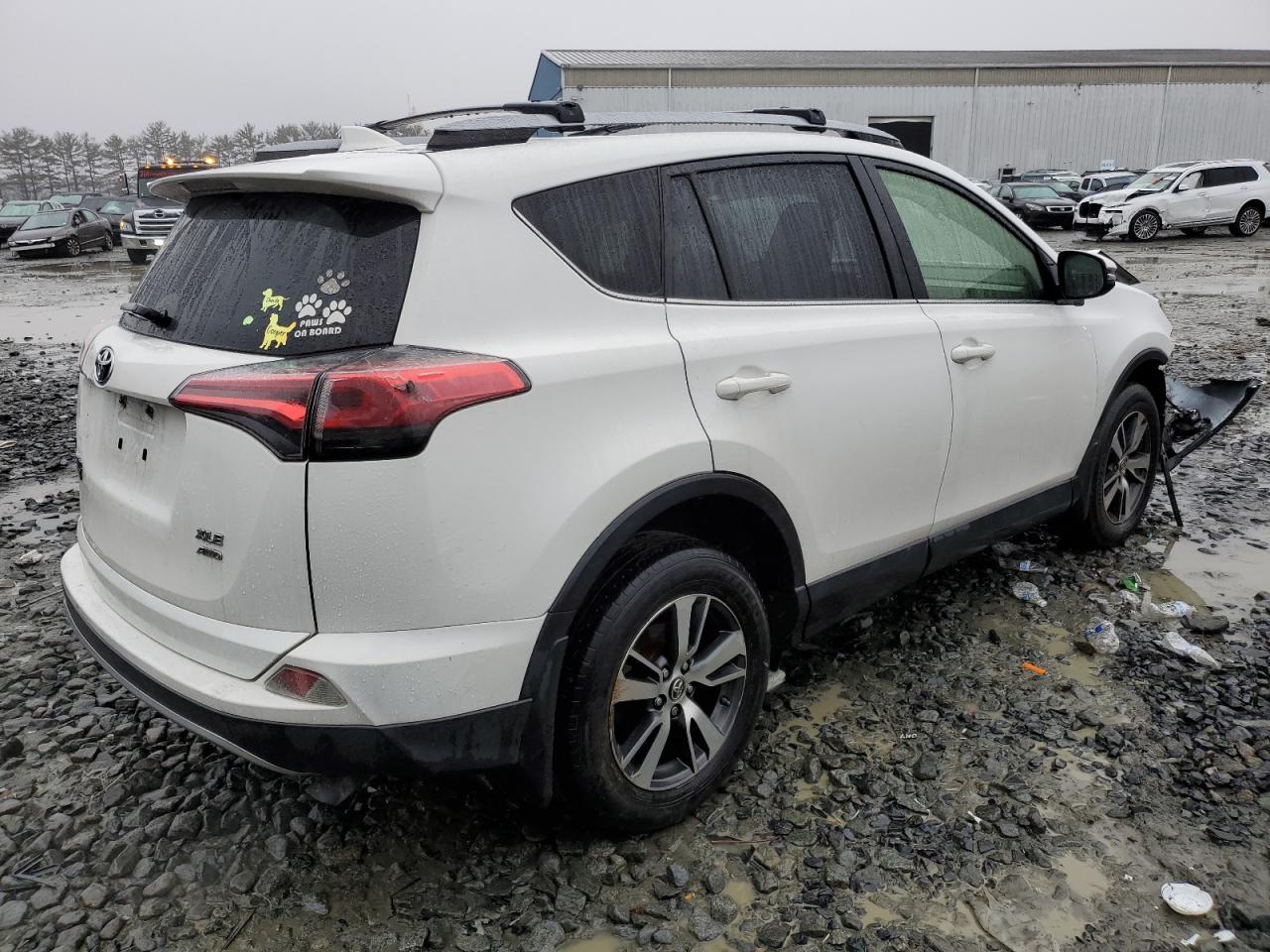 Photo 2 VIN: JTMRFREVXJJ218361 - TOYOTA RAV 4 