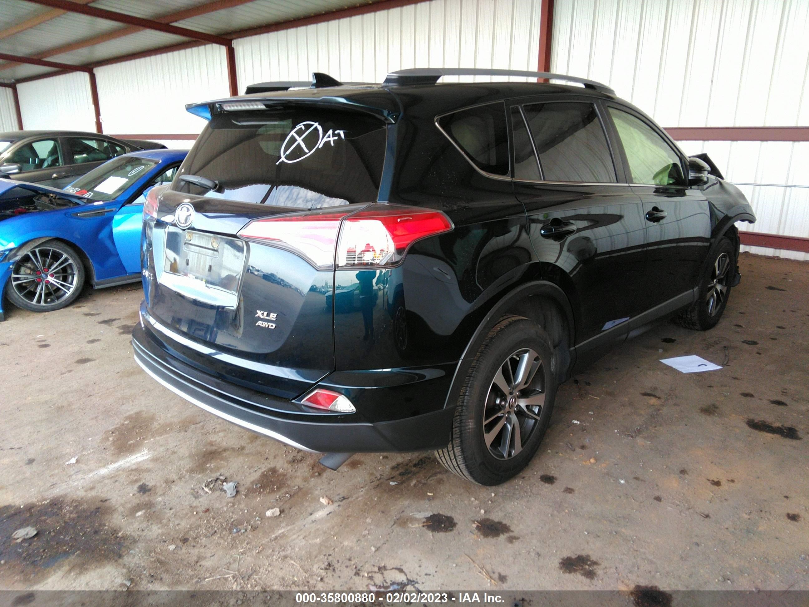 Photo 3 VIN: JTMRFREVXJJ239646 - TOYOTA RAV 4 