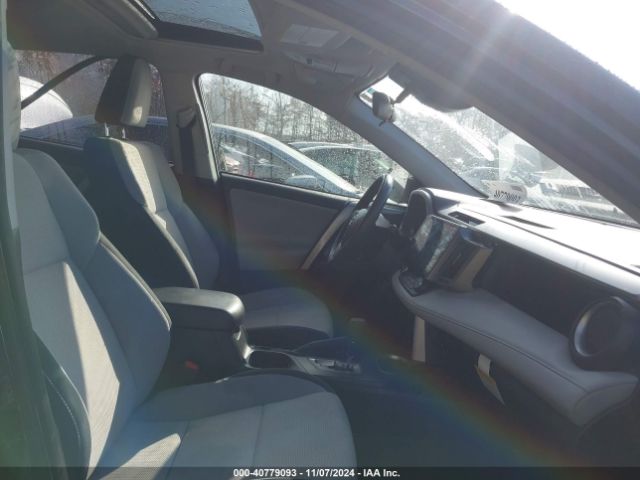 Photo 4 VIN: JTMRFREVXJJ735272 - TOYOTA RAV4 