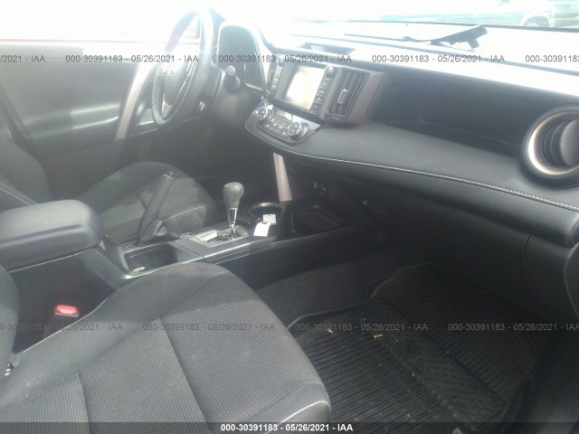 Photo 4 VIN: JTMRJREV3JD179920 - TOYOTA RAV4 