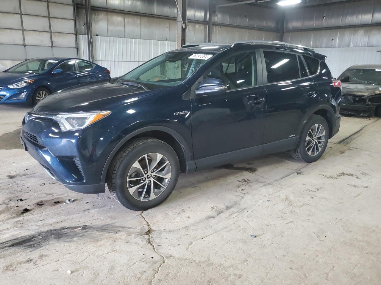 Photo 0 VIN: JTMRJREV3JD186432 - TOYOTA RAV 4 