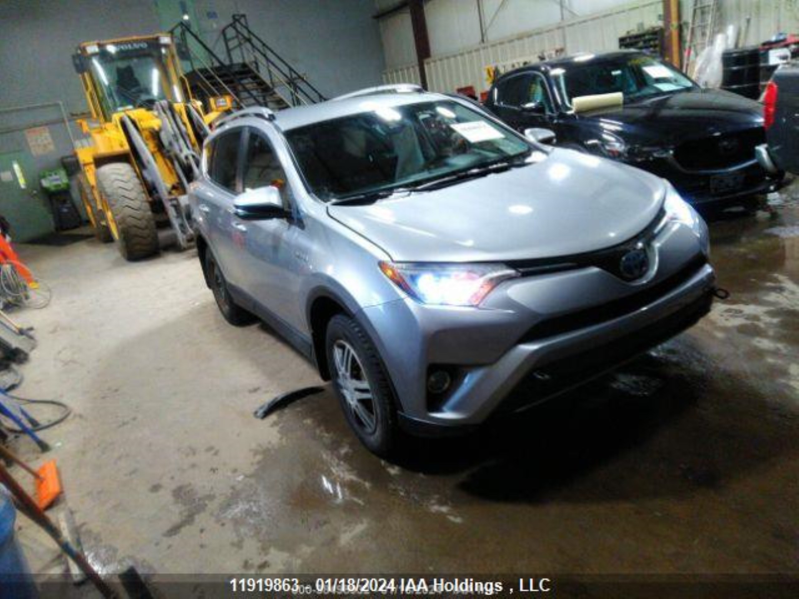 Photo 1 VIN: JTMRJREV4HD076158 - TOYOTA RAV 4 