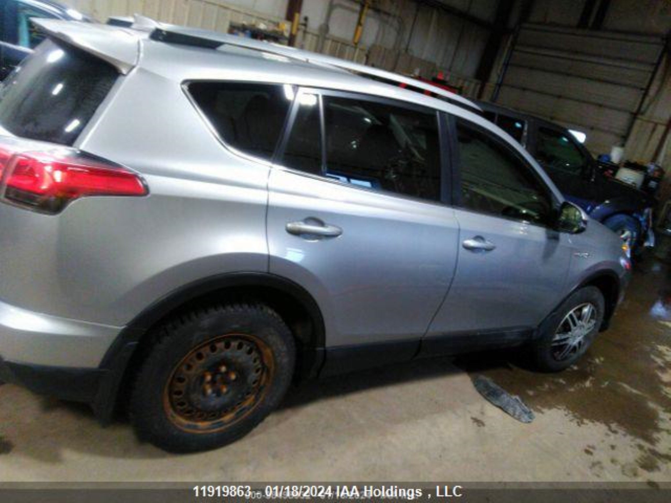 Photo 14 VIN: JTMRJREV4HD076158 - TOYOTA RAV 4 