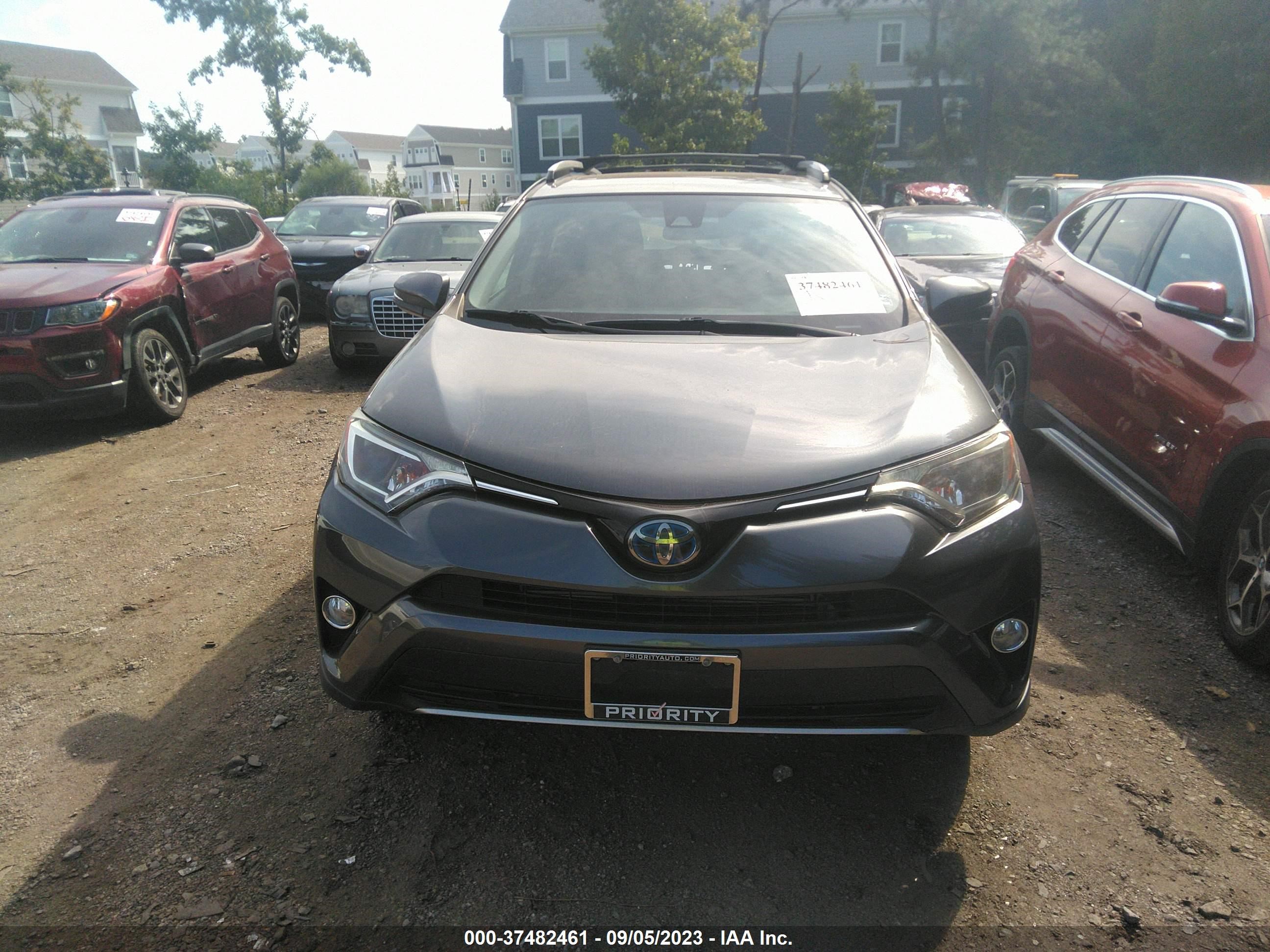 Photo 11 VIN: JTMRJREV5JD206227 - TOYOTA RAV4 