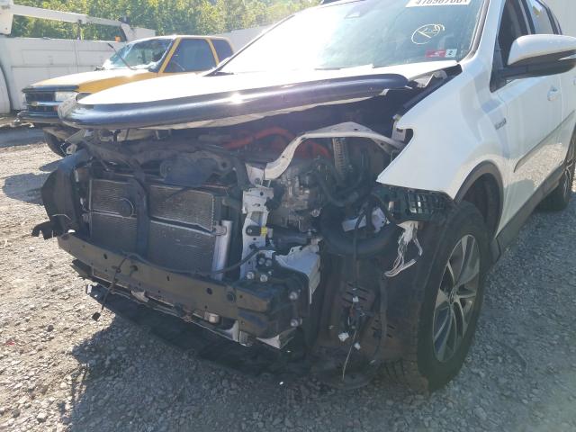 Photo 8 VIN: JTMRJREV7HD143299 - TOYOTA RAV4 HV LE 