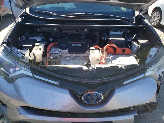 Photo 6 VIN: JTMRJREV7JD186563 - TOYOTA RAV4 HV LE 