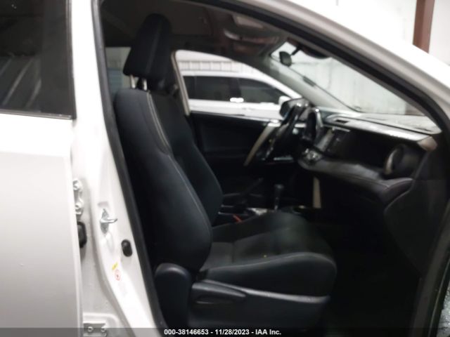 Photo 4 VIN: JTMRJREV8GD034073 - TOYOTA RAV4 HYBRID 