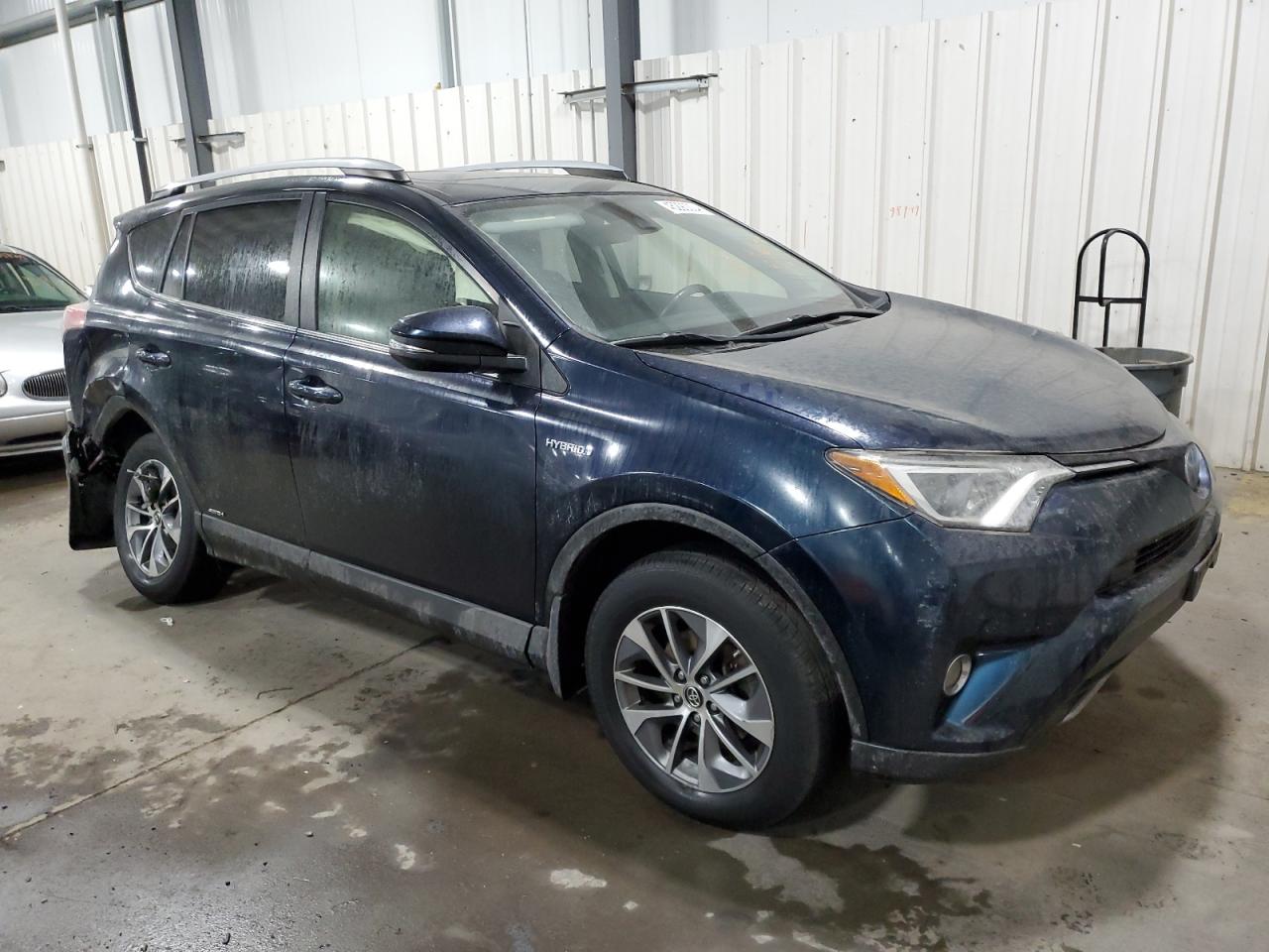 Photo 3 VIN: JTMRJREV8HD068371 - TOYOTA RAV 4 