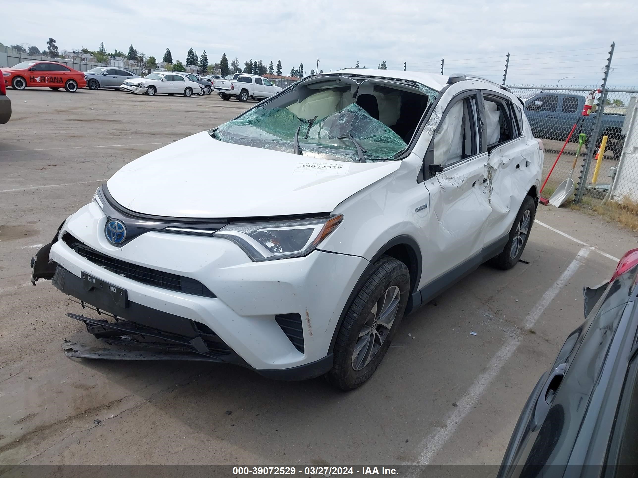 Photo 1 VIN: JTMRJREV8JD245510 - TOYOTA RAV 4 