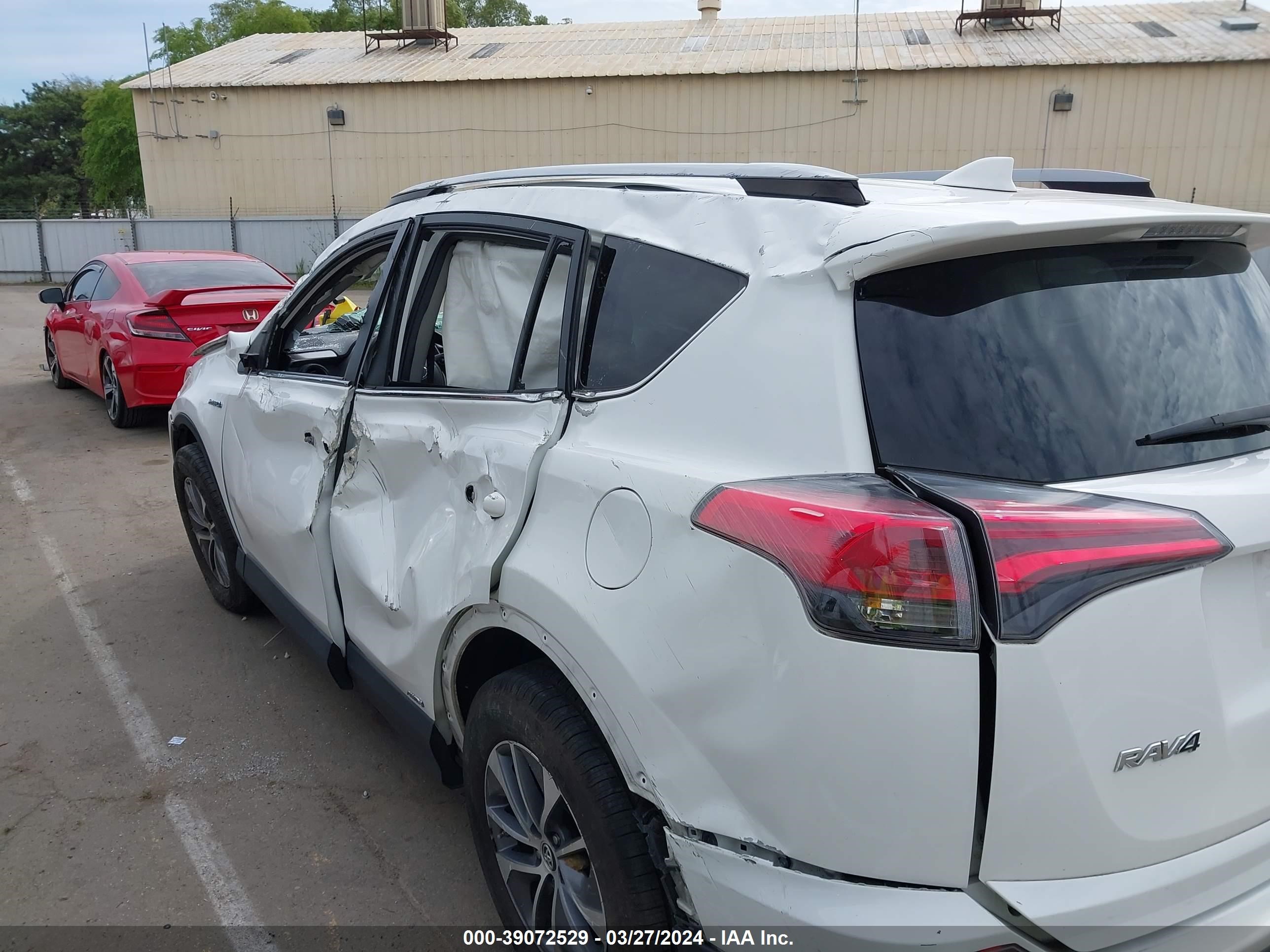 Photo 13 VIN: JTMRJREV8JD245510 - TOYOTA RAV 4 