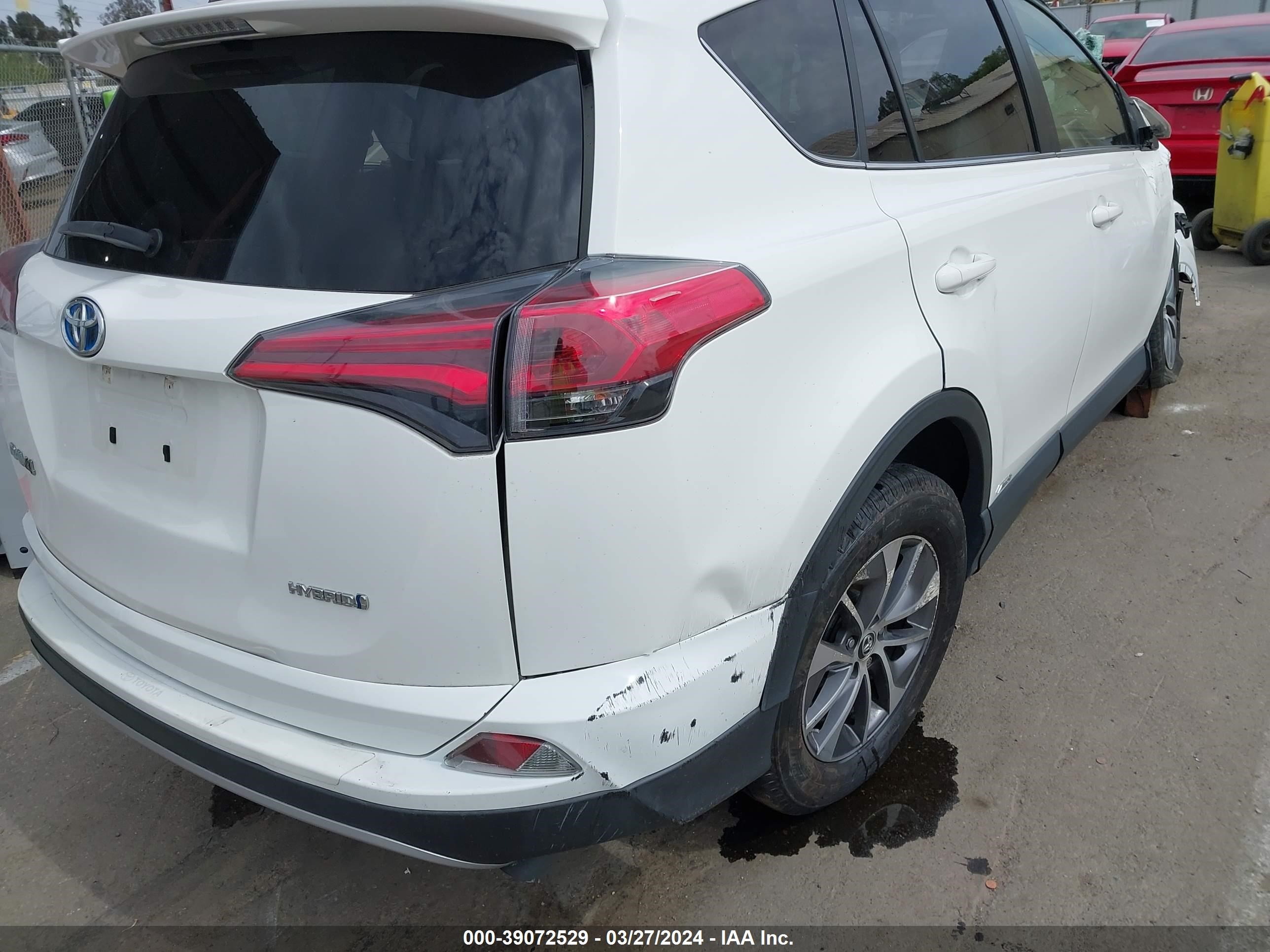 Photo 14 VIN: JTMRJREV8JD245510 - TOYOTA RAV 4 