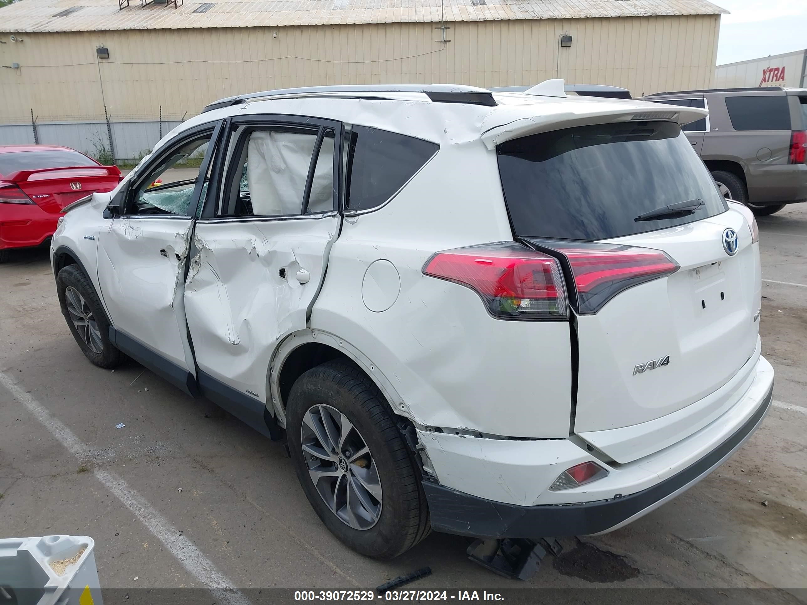 Photo 2 VIN: JTMRJREV8JD245510 - TOYOTA RAV 4 