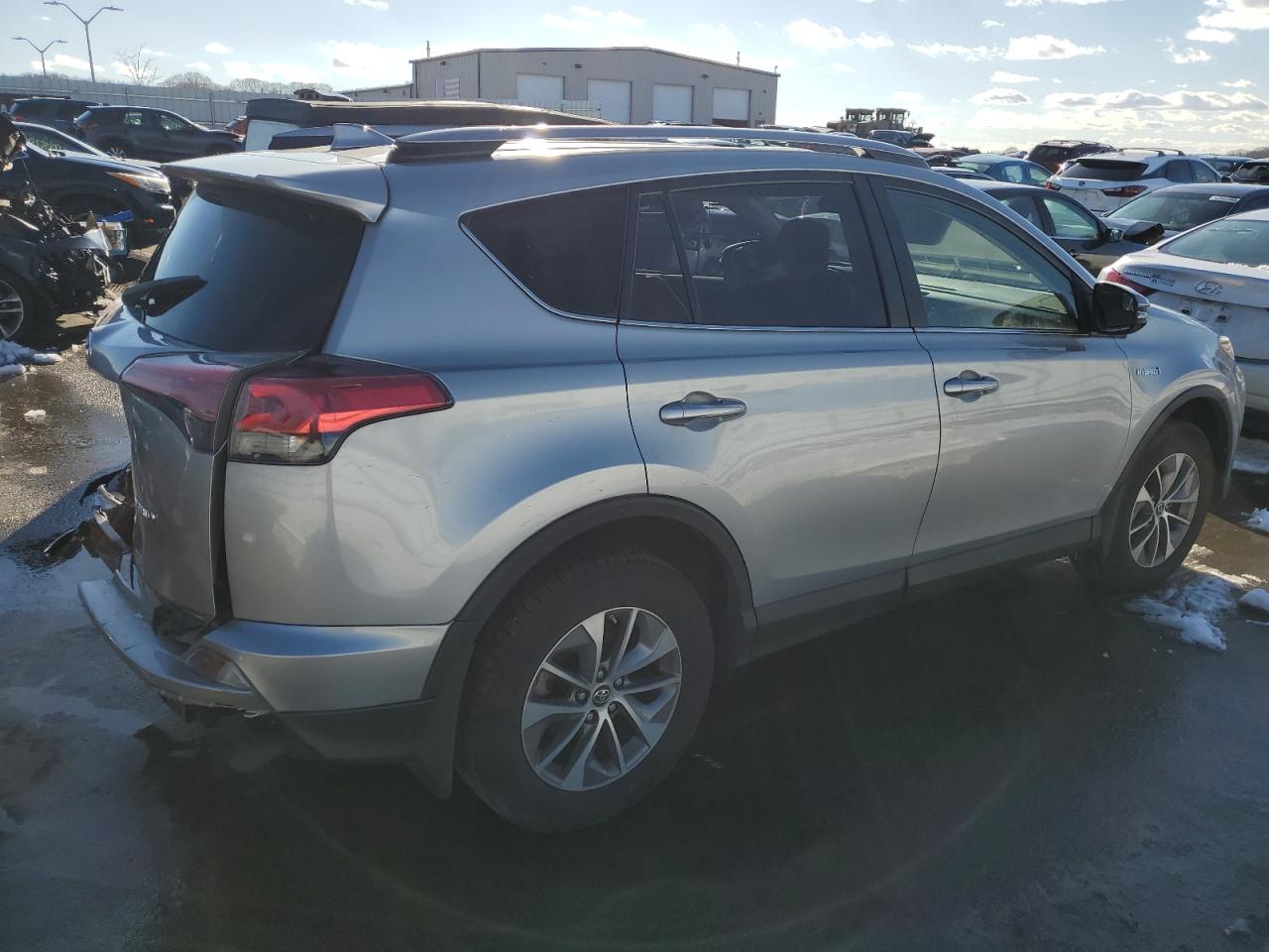 Photo 2 VIN: JTMRJREV8JD251386 - TOYOTA RAV 4 