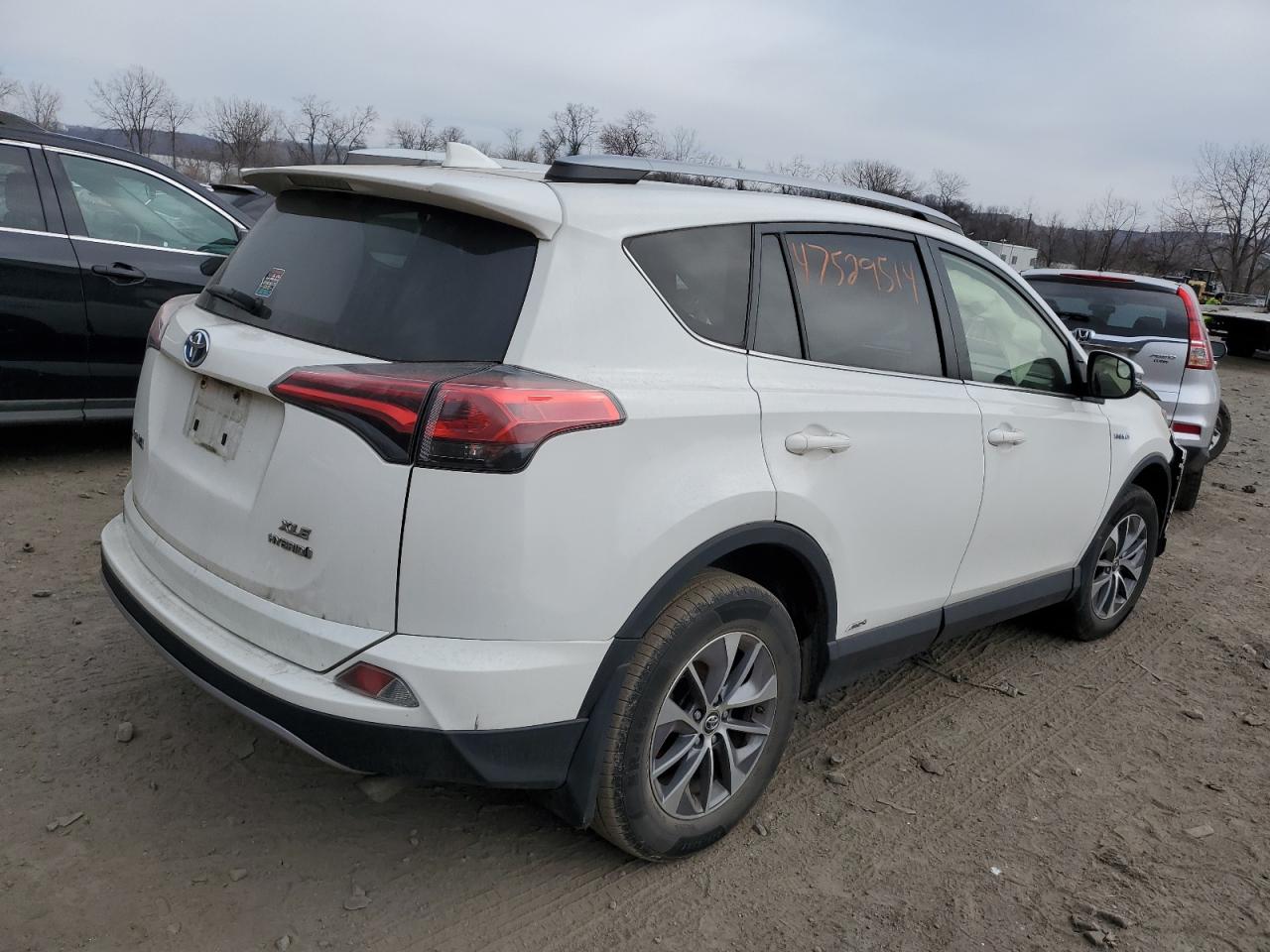 Photo 2 VIN: JTMRJREV9HD147421 - TOYOTA RAV 4 