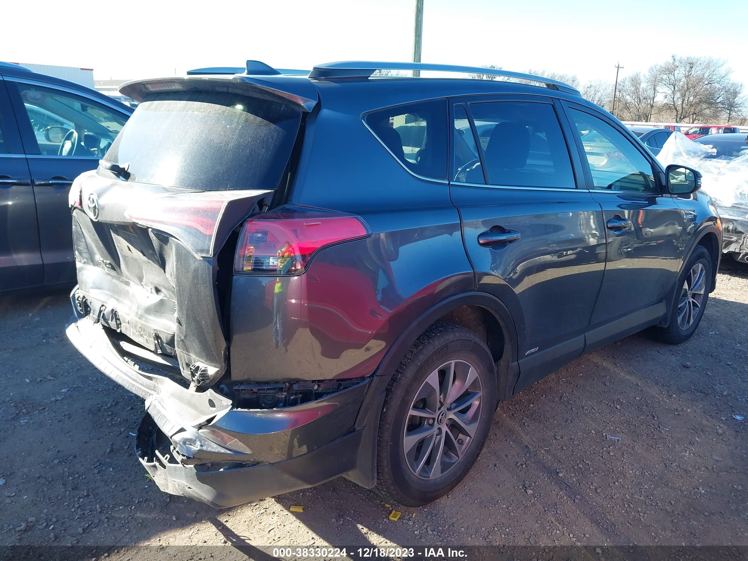 Photo 3 VIN: JTMRJREV9JD241224 - TOYOTA RAV 4 