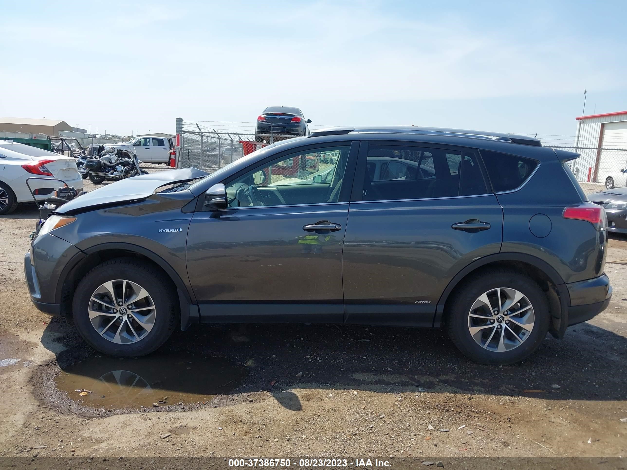 Photo 13 VIN: JTMRJREVXHD095510 - TOYOTA RAV 4 