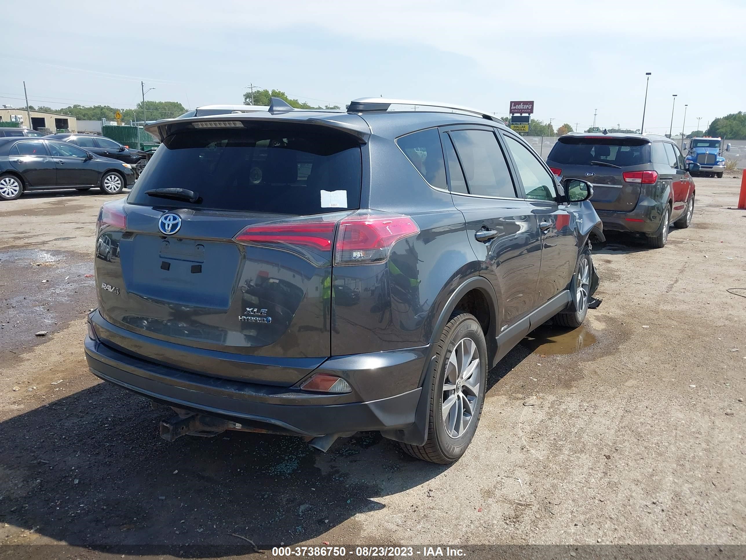 Photo 3 VIN: JTMRJREVXHD095510 - TOYOTA RAV 4 