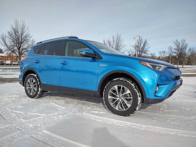 Photo 0 VIN: JTMRJREVXHD142289 - TOYOTA RAV4 