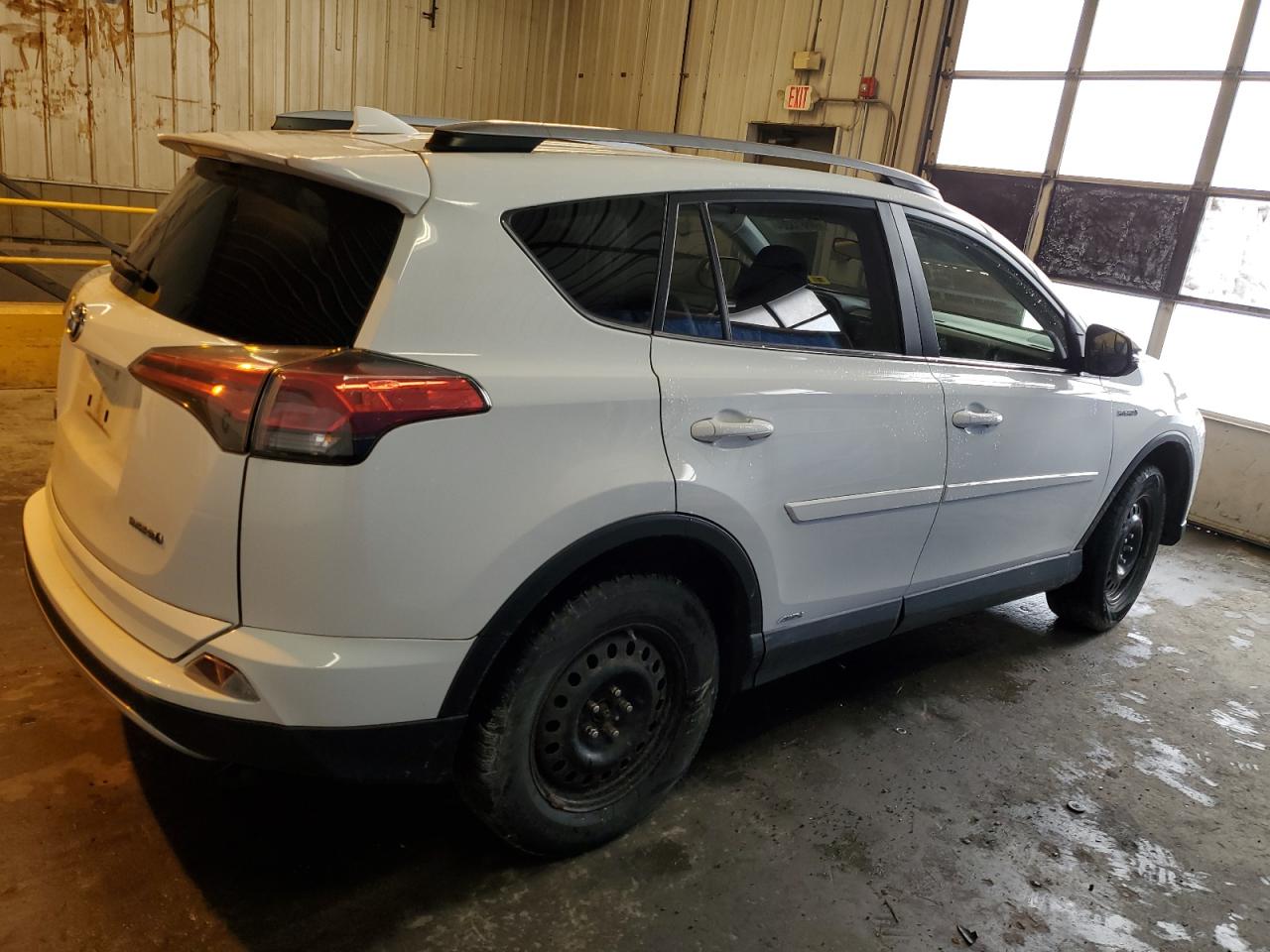 Photo 2 VIN: JTMRJREVXJD204005 - TOYOTA RAV 4 