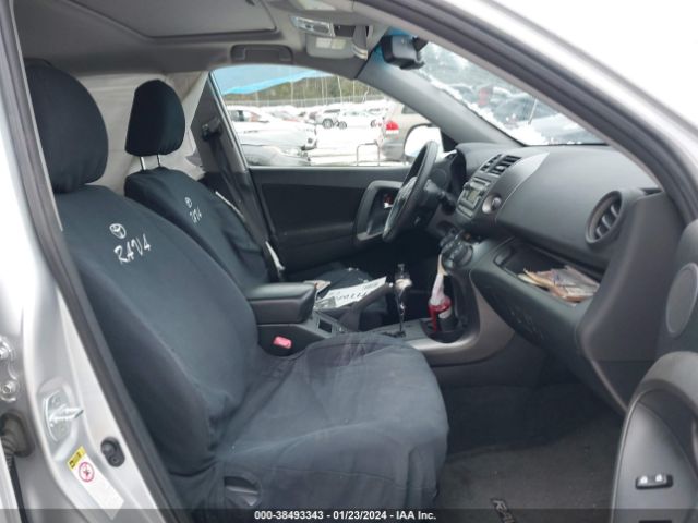 Photo 4 VIN: JTMRK4DV0C5106907 - TOYOTA RAV4 